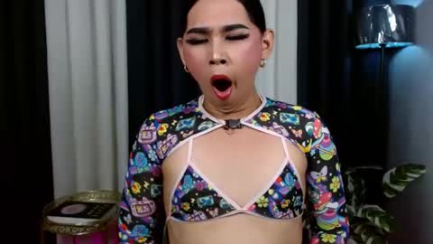 Im Mia online show from September 21, 3:07 pm