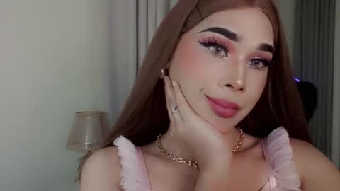 Im Mia online show from September 28, 8:02 am
