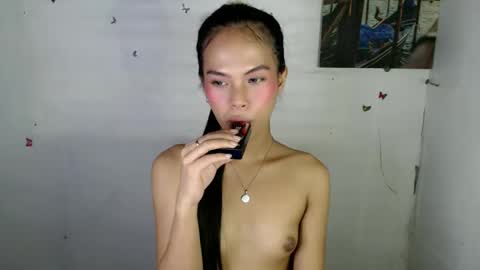 Snapshot of kimchi6969 chatting on February 4, 5:45 pm Reyna online show from February 4, 5:45 pm