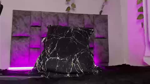   online show from September 12, 1:14 am