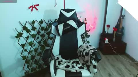 kitty_vaal online show from March 5, 5:36 am