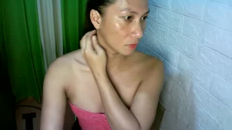 kyutshyne online show from November 30, 7:05 pm