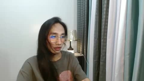 UrAsianCutiii3 online show from March 27, 11:55 am