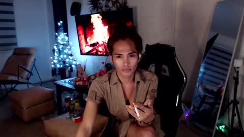 M MMY online show from December 2, 7:33 pm