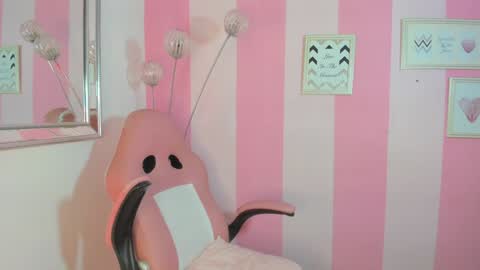 laurenns_ online show from January 10, 6:17 pm