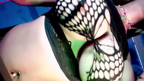 LauryCamille online show from December 6, 5:03 am