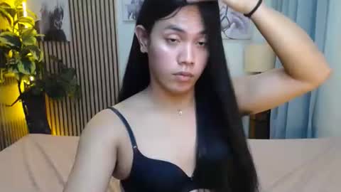 Snapshot of lava_lux chatting on October 14, 1:01 pm LUXX online show from October 14, 1:01 pm