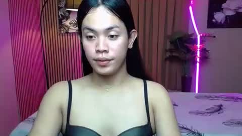 Snapshot of lava_lux chatting on October 16, 6:14 am LUXX online show from October 16, 6:14 am