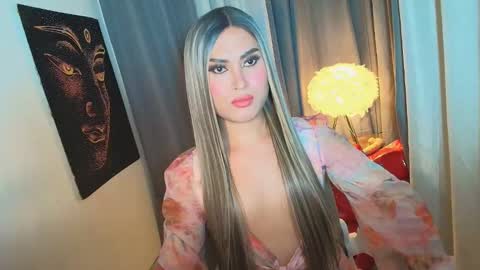 Snapshot of lavictoria_ladyboy chatting on October 13, 9:26 pm Victoria online show from October 13, 9:26 pm