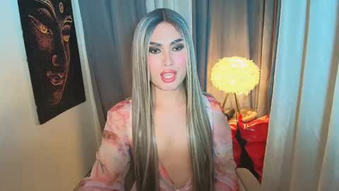 Snapshot of lavictoria_ladyboy chatting on October 14, 9:59 pm Victoria online show from October 14, 9:59 pm