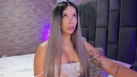 Maria Leandra  Lopeira online show from December 1, 7:38 pm