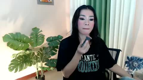 Snapshot of likliklicklengleng chatting on January 16, 11:58 am Leng online show from January 16, 11:58 am