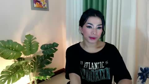 Snapshot of likliklicklengleng chatting on January 17, 9:06 am Leng online show from January 17, 9:06 am