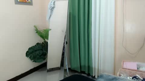 Snapshot of likliklicklengleng chatting on March 9, 3:05 pm Leng online show from March 9, 3:05 pm