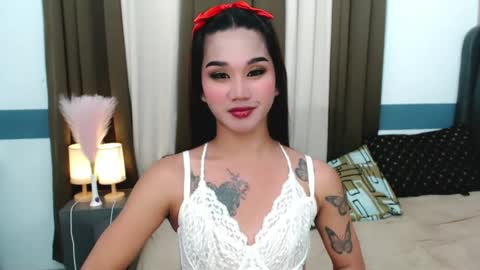 LILY online show from March 23, 4:12 pm