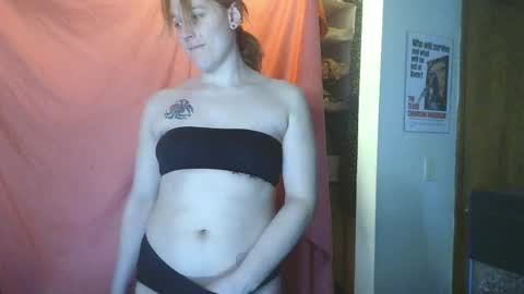 lilybvixen online show from April 9, 1:28 pm