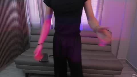 Lior evan online show from November 12, 12:04 pm