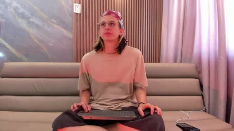 Lior evan online show from November 13, 12:14 pm