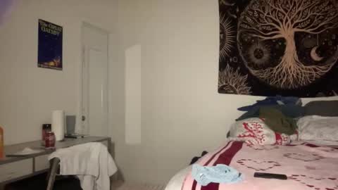 Peaches online show from February 14, 11:00 pm