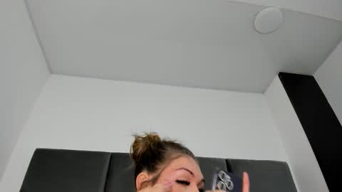 lizz_luna online show from October 7, 3:02 pm