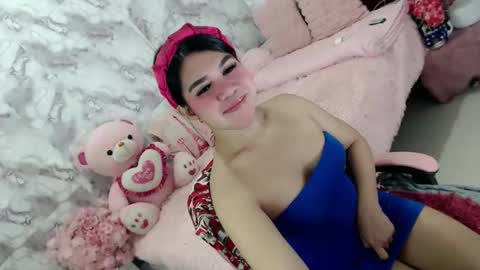 Thea online show from March 22, 8:24 pm