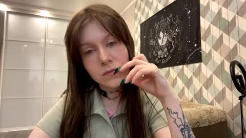 Snapshot of looking_me chatting on October 21, 9:11 am EVA online show from October 21, 9:11 am