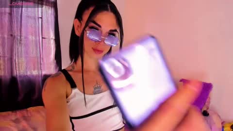 lesly lorena online show from February 27, 8:20 pm