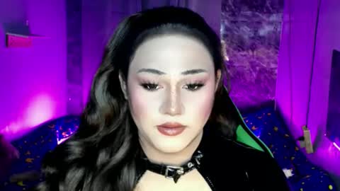 lovely_coleen online show from December 3, 9:41 pm