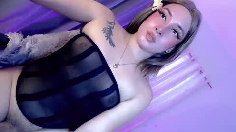 lovely_irene1 online show from December 6, 4:52 am