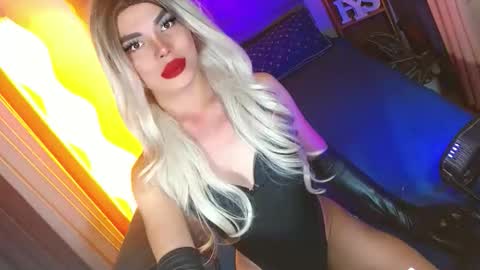 lovelymiss_shyna11 online show from February 22, 9:56 am