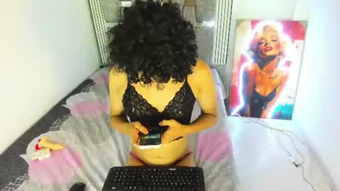 lucianavalmont online show from June 21, 1:58 pm
