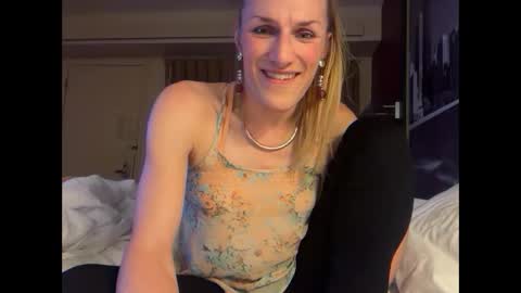 lucyheifer online show from September 15, 1:54 am