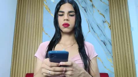 LULU online show from January 15, 3:44 pm