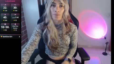 lunamora0 online show from January 12, 1:18 pm