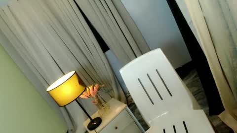 lush4lunaxx online show from February 20, 4:03 pm