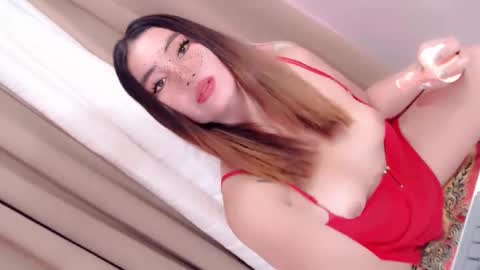 lustyseraphina online show from October 12, 4:04 am