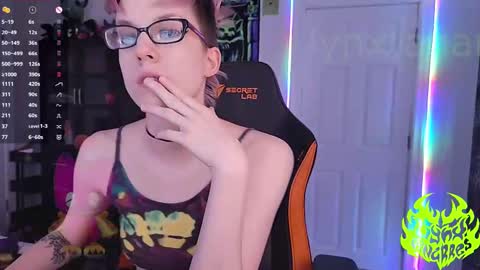 Snapshot of lynxanarres chatting on September 15, 4:28 am Lynx Anarres online show from September 15, 4:28 am