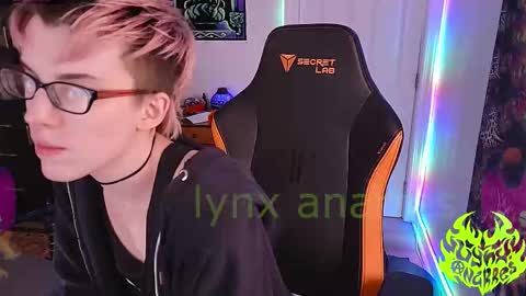 Snapshot of lynxanarres chatting on September 22, 4:07 am Lynx Anarres online show from September 22, 4:07 am