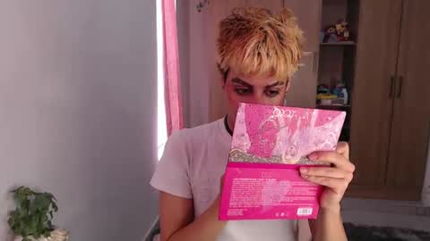 Snapshot of machissex chatting on January 3, 3:33 pm machissex online show from January 3, 3:33 pm