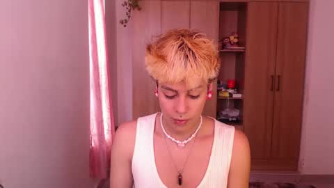 Snapshot of machissex chatting on January 10, 2:34 pm machissex online show from January 10, 2:34 pm