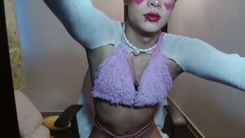 Snapshot of machissex chatting on February 10, 11:15 am machissex online show from February 10, 11:15 am
