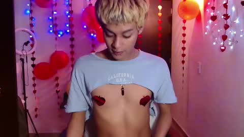 Snapshot of machissex chatting on February 13, 11:06 am machissex online show from February 13, 11:06 am
