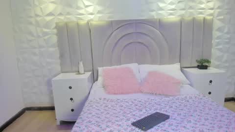 Snapshot of maddy_xoxo_hot chatting on October 8, 7:59 pm Maddy online show from October 8, 7:59 pm