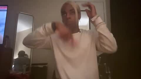 magiicboo online show from October 31, 8:35 am