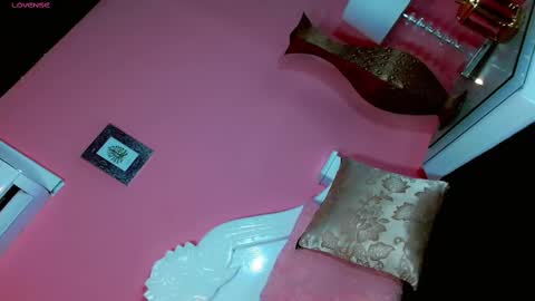 Manuela Kingsley online show from February 3, 11:31 am