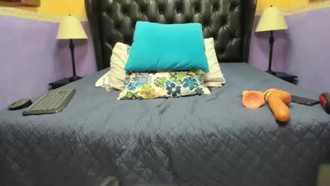 mara_summerr online show from November 26, 3:47 pm