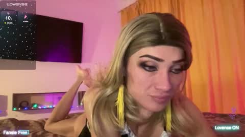 Mari online show from November 22, 1:02 pm