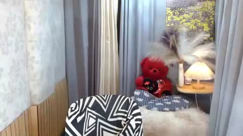 LEAH online show from June 10, 5:23 pm