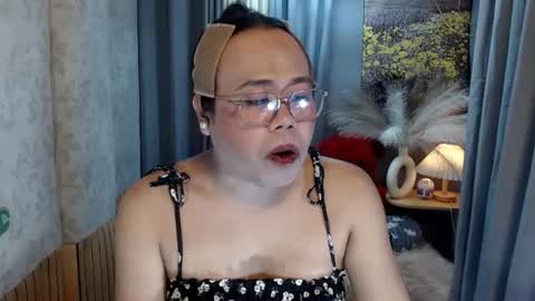 LEAH online show from June 20, 11:08 pm