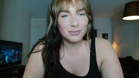 Megan Cox online show from December 4, 8:56 pm